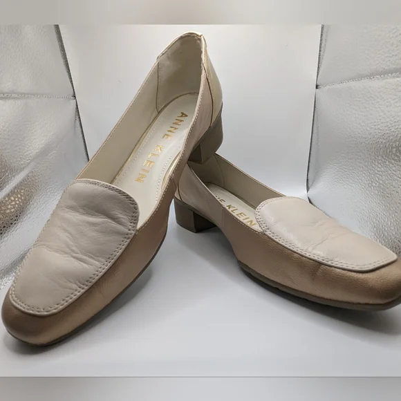 Anne Klein Daneen cream and two-tone gold Leather Loafer Shoe Low Heel Sz 9 - Picture 1 of 7